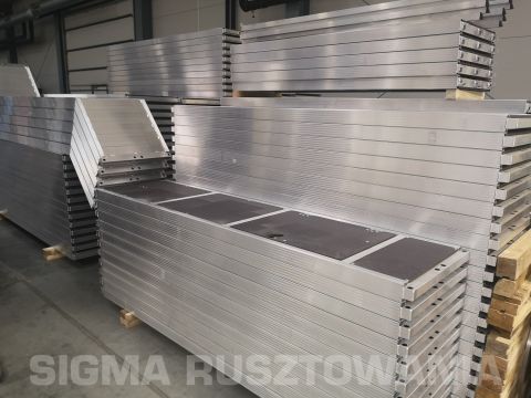 Schelă de fațadă SIGMA 70P - 127,50 m2 cu platforme din lemn. Direct de la producător.